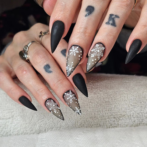 Caroline Mitton Esthetics