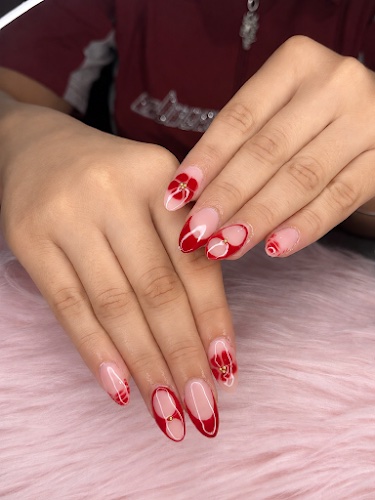GLITTER TALES NAILS AND WAX