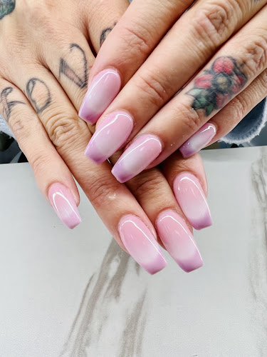 J'adore Nails Salon & Spa