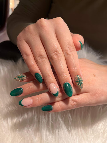 Lou Nails House