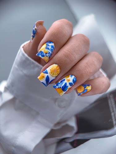 Nails.Trifonova Studio