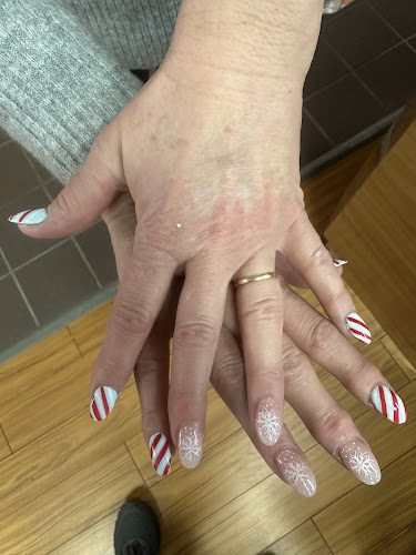 P N Nails