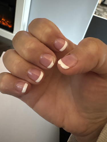 Queen Nails (By Lisa (at faces))