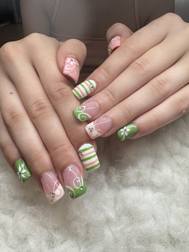Rosa LE’s Nail & Spa