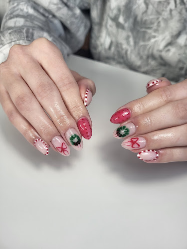 Strightupnails
