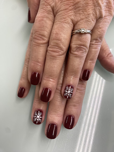 2 Waves Beauty Bar, nail salon in Belle River, Ontario
