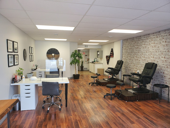 4 Rest Beauty Bar, nail salon in Forest, Ontario