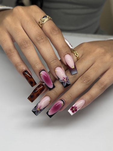 6ix Nails