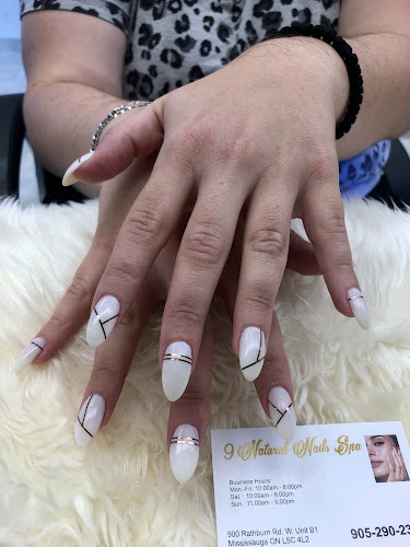 9 Natural Nails & Spa