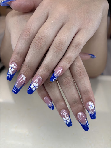 Alcona’s Beauty Boutique, nail salon in Innisfil Beach, Ontario