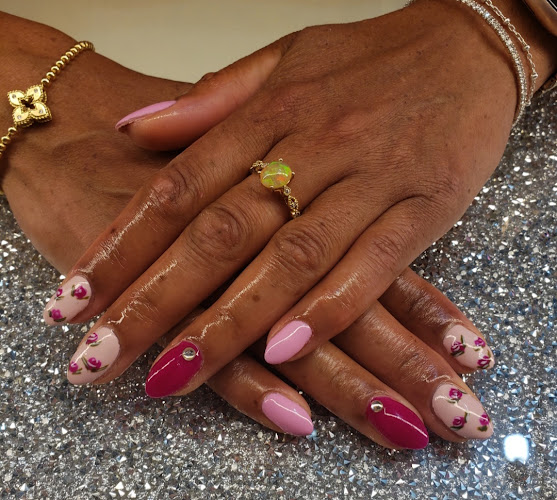 Alternative Nails & Skin
