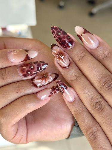 AMOUR Nail Lounge & Spa