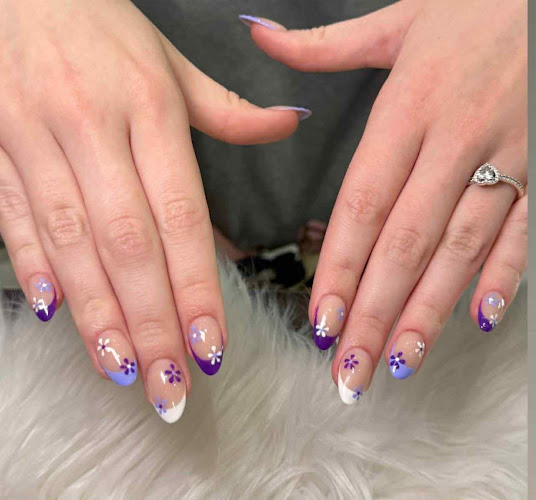 Amoura Nails & Spa