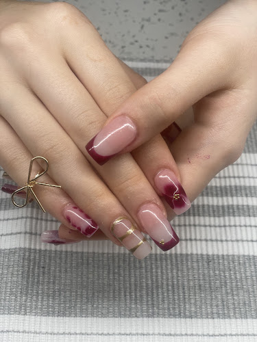 April's Nails & Spa