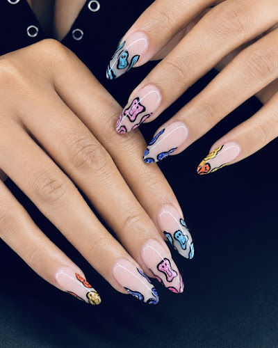 AURA NAILS & HEAD SPA - NEAR VAUGHAN MILL