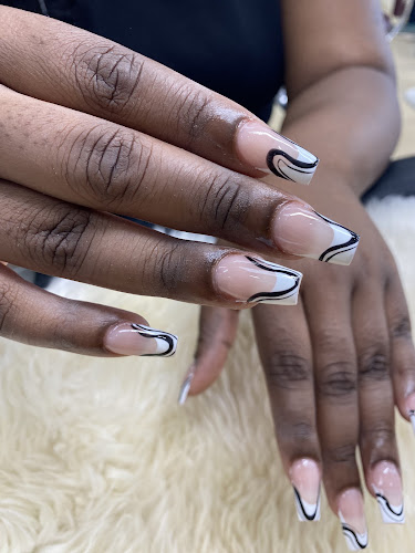 Aviva Nails and Spa