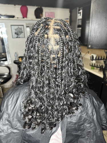 Beauty Home• Hair & Nails