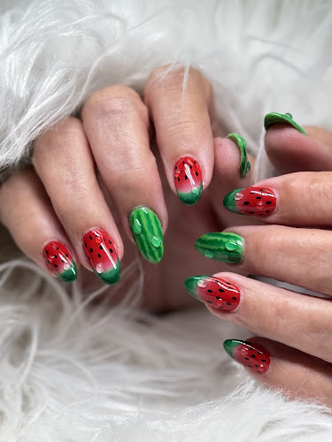 Beyond nails & lounge