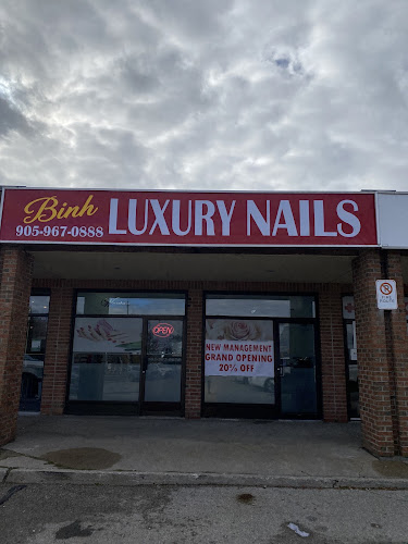 Binh Luxury Nails