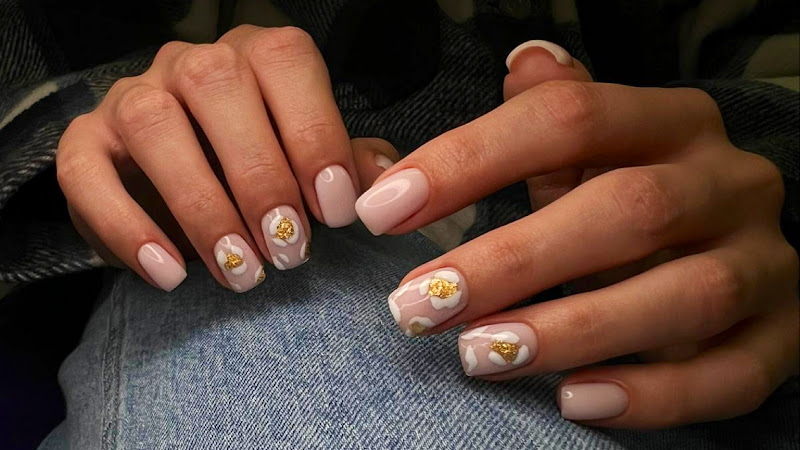 Book Beautician Nail Studio & School
