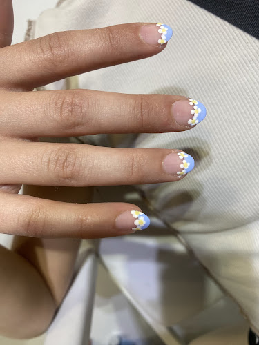 Buffer Nails And Waxing