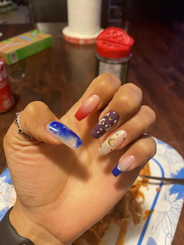 Charming Nails Studio