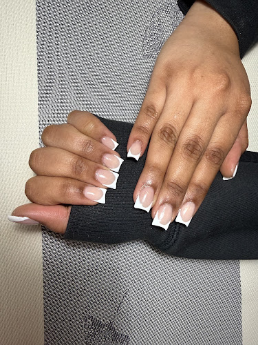 Chic_claws_19