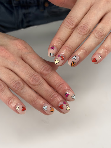 CLASSY NAILS