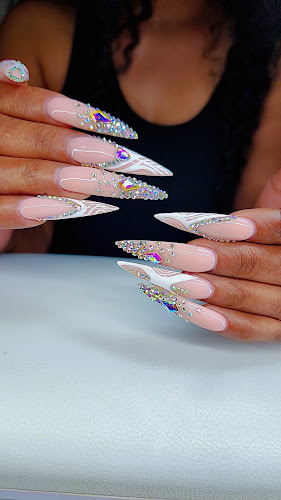 D Nail & Beauty Bar