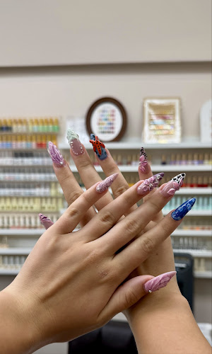 Daisy Nails & Spa (Yonge & Finch)