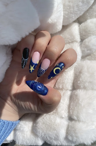 Darklight Nail Studio