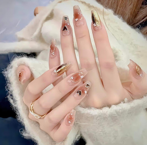 Deluxe Nails & Spa