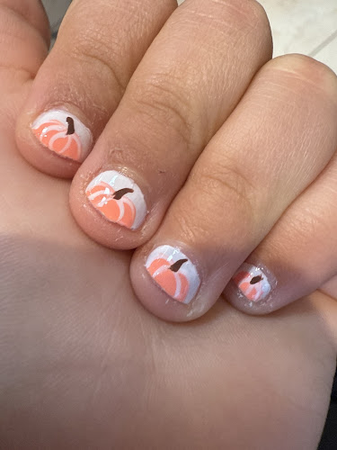 Deluxe Nails & Spa Val caron