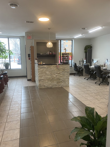 Diamond Nail Beauty Salon