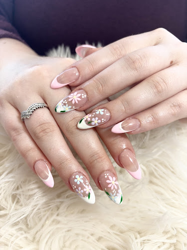 Diamond Star Nails & Spa