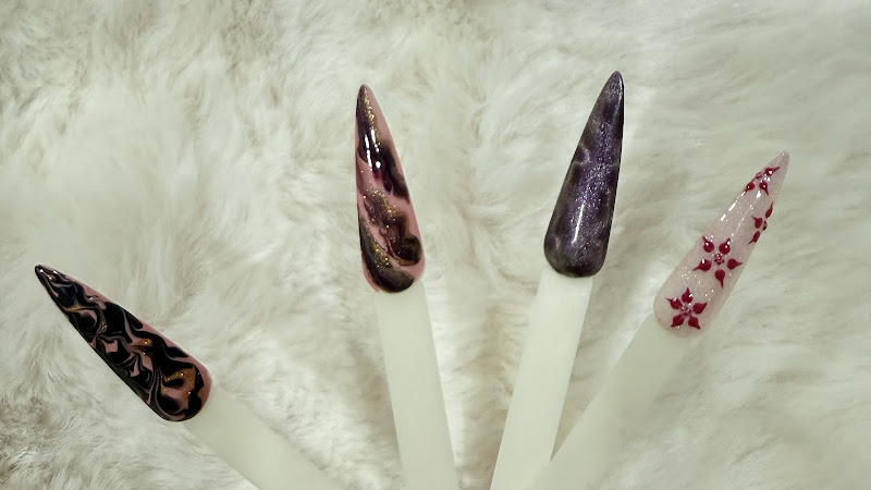 Diamonds nails and saloon