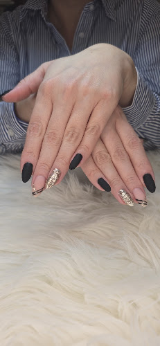DKM Nails
