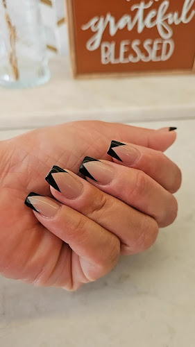 Eagle Nails & Spa