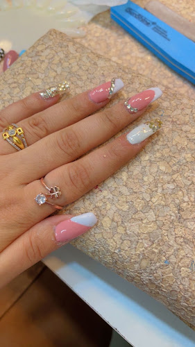 Elegant Hair & Nail Salon