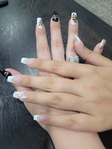 Elegant Nails & Beauty