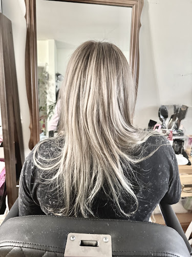 Fashionista Hair and Beauty Salon