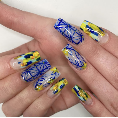 Flawless Nails, nail salon in Kincardine, Ontario