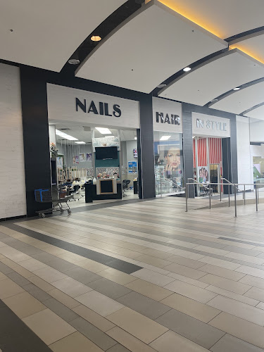 Georgetown Nails Hair Instyle
