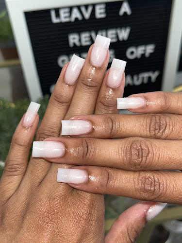 Giina’s Beauty Bar