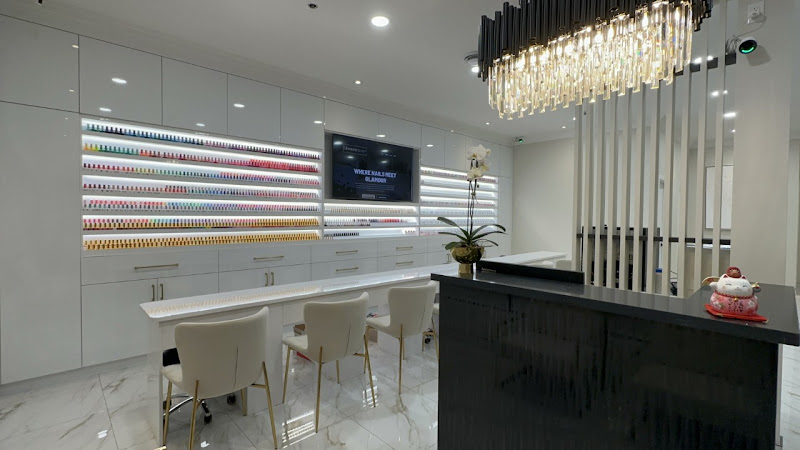 GLAMOUR NAIL LOUNGE - Aurora