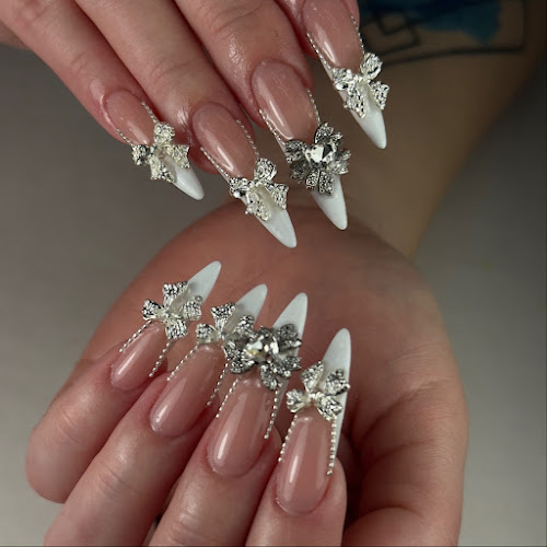 Glamour Nails & Spa