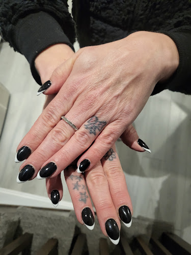 Glamour Nails, nail salon in Beamsville, Ontario