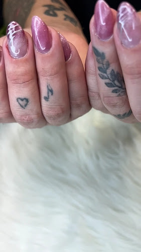 Glamour Nails