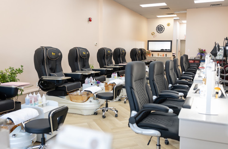 Glassy Nail Salon