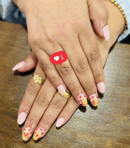 Glorious nails